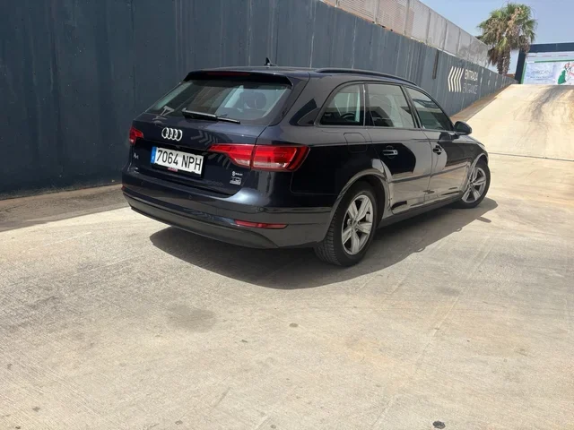 AUDI A4 Avant 2.0 TDI ultra S tron